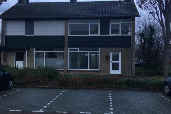 Huis Karel V Laan in Geertruidenberg